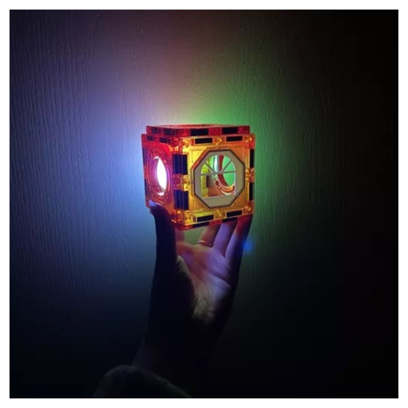 Магнитен конструктор, 77 части, светещи елементи