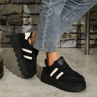 Дамски спортни обувки с платформа, Черни