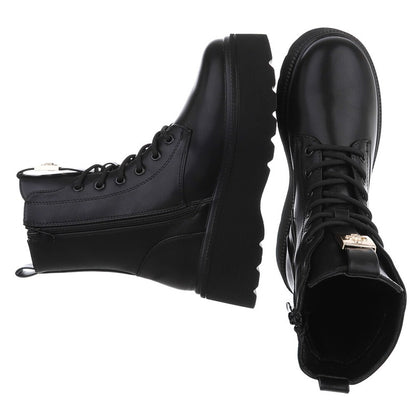 Дамски боти с връзки до глезена в черно